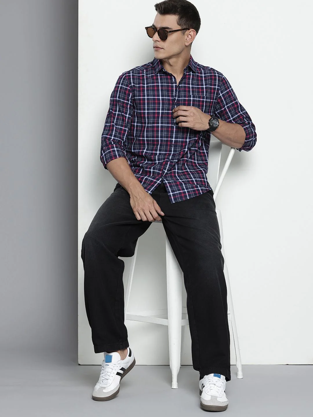 Men's Navy Blue Slim Fit Checked Casual Shirt - Image 3