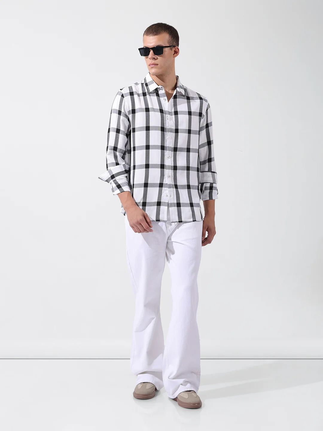 Men's White Loose Fit Solid Retro Wear Jeans - Image 5