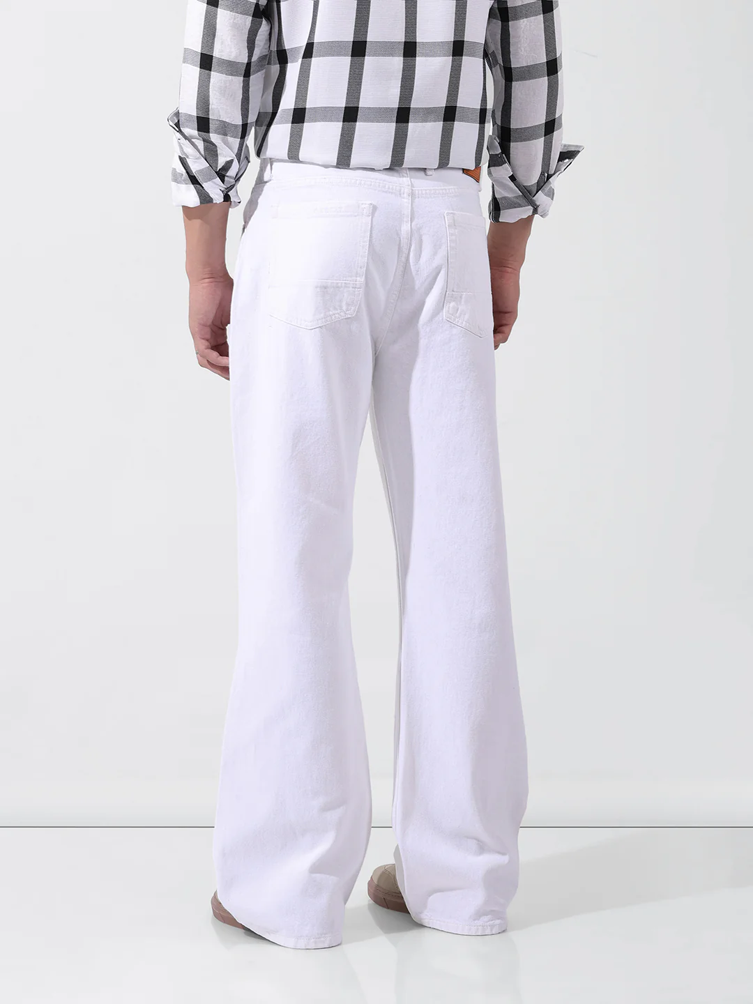 Men's White Loose Fit Solid Retro Wear Jeans - Image 6