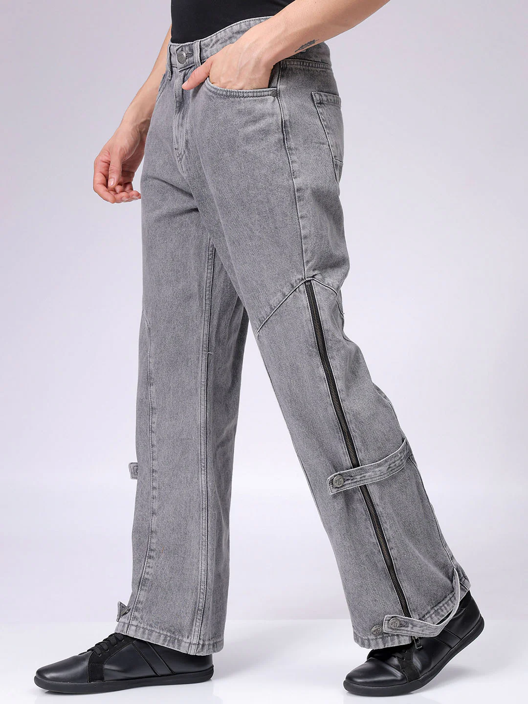 Men's Grey Loose Fit Solid Casual Jeans - Image 3