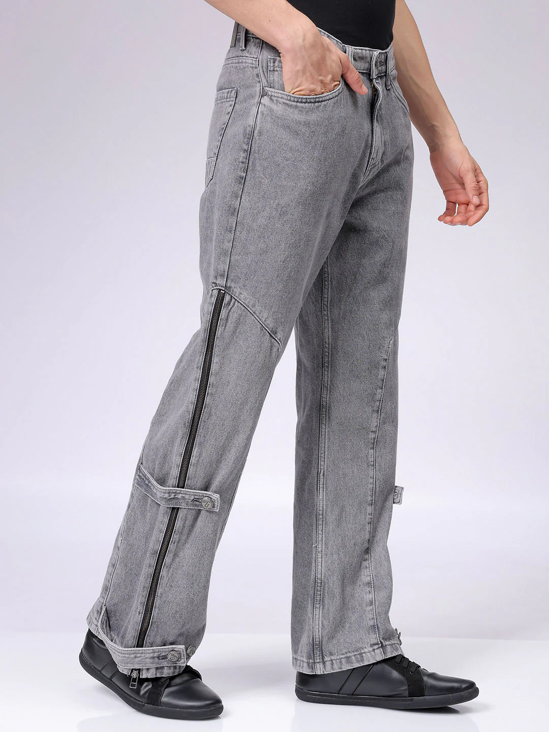 Men's Grey Loose Fit Solid Casual Jeans - Image 4