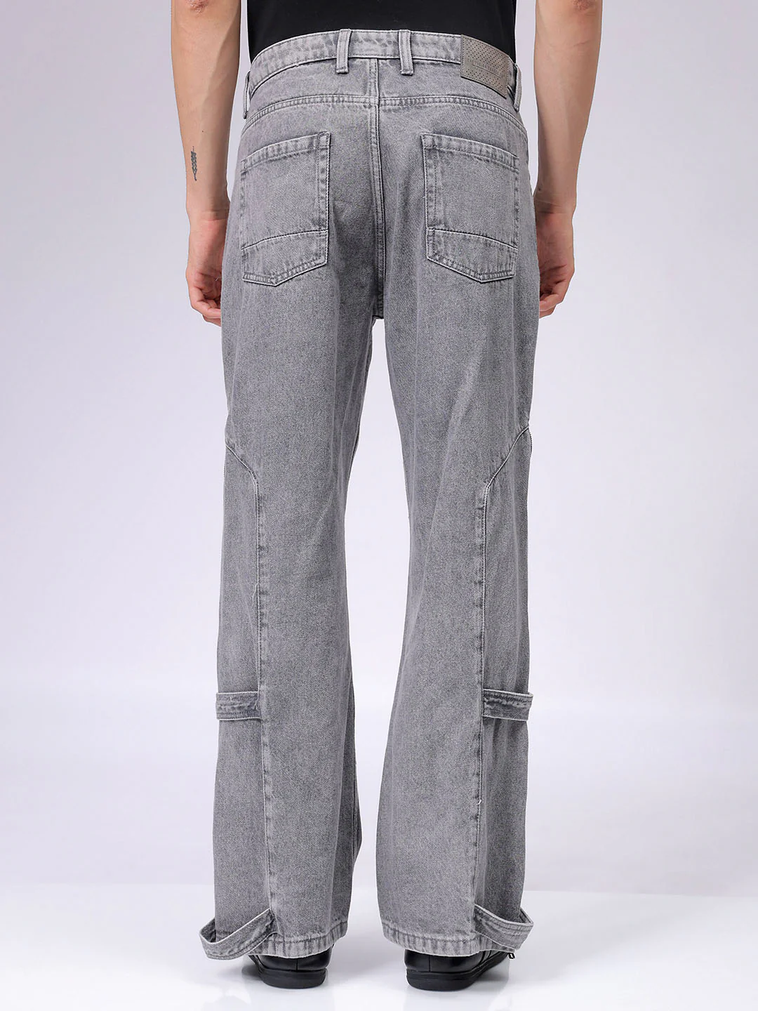 Men's Grey Loose Fit Solid Casual Jeans - Image 5
