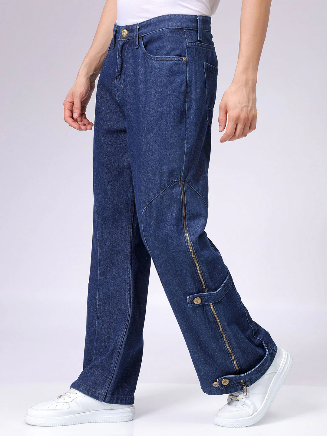 Men's Dark Denim Loose Fit Solid Casual Jeans - Image 3