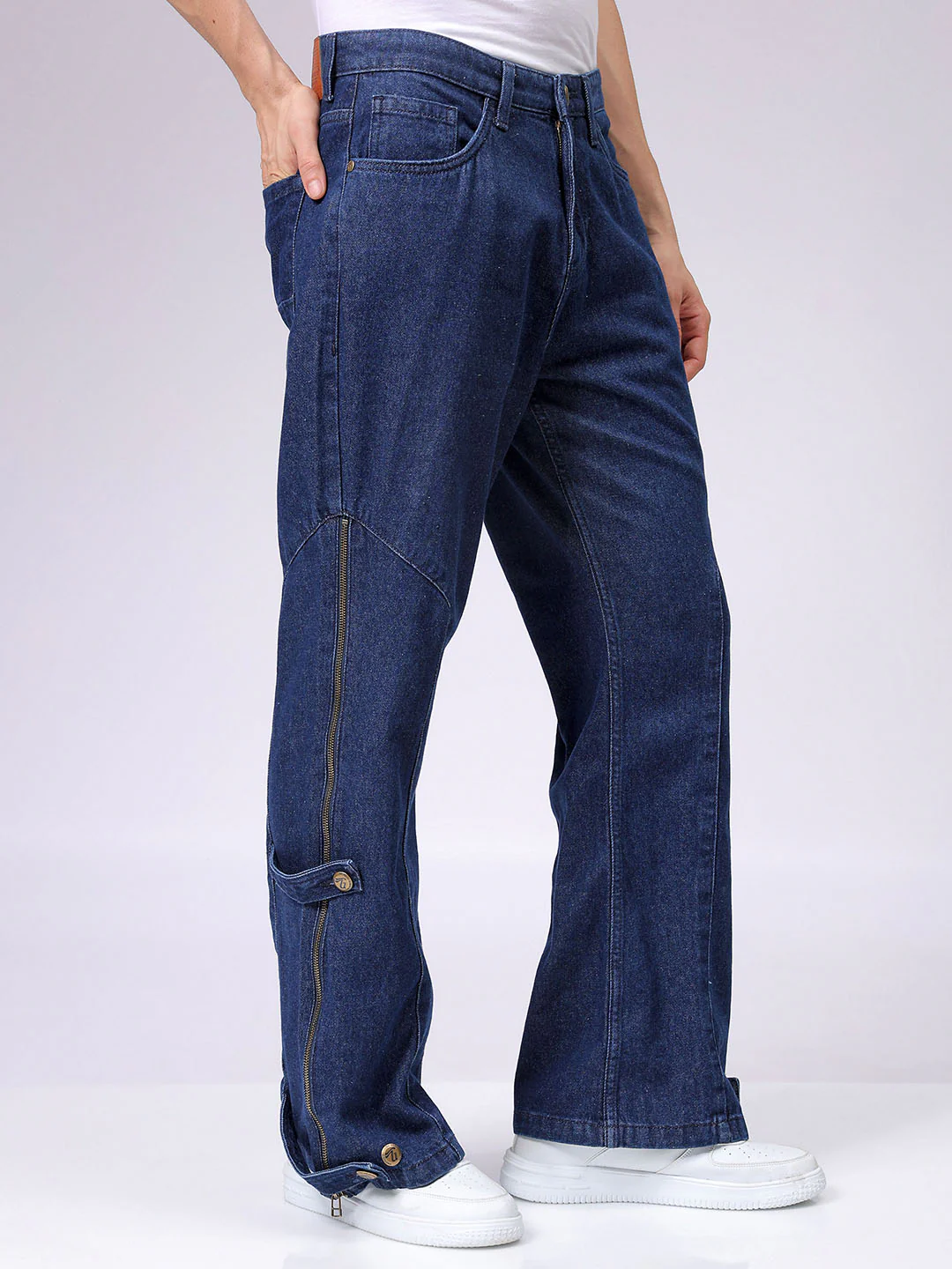 Men's Dark Denim Loose Fit Solid Casual Jeans - Image 4