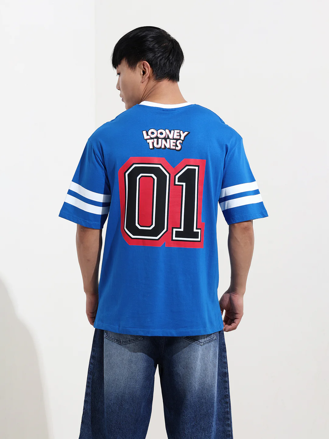 Men's Blue Boxy Fit Character Bugs Bunny Printed Crew Neck T-Shirt - Image 7
