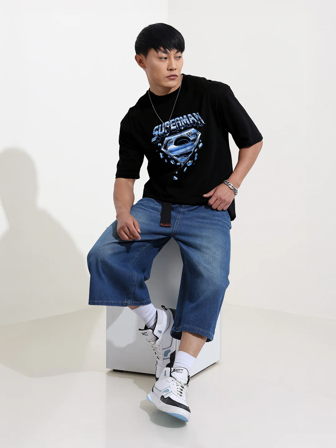 Men's Black Boxy Fit Character Superman Printed Crew Neck T-Shirt - Image 7