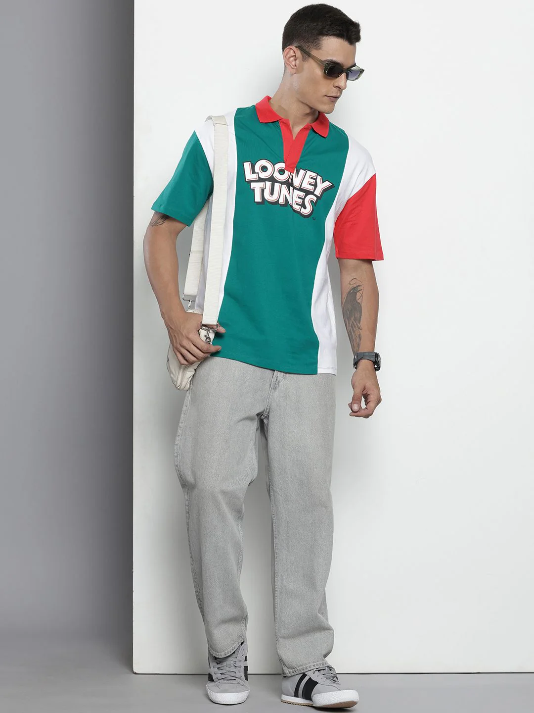 Men's Green Boxy Fit Character Bugs Bunny Printed T-Shirt - Image 3