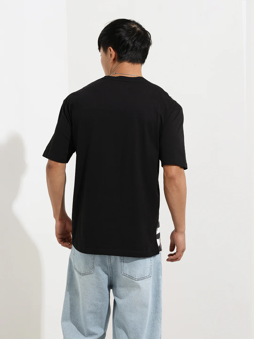 Men's Printed Monochrome Applique Boxy T-shirt - Image 7
