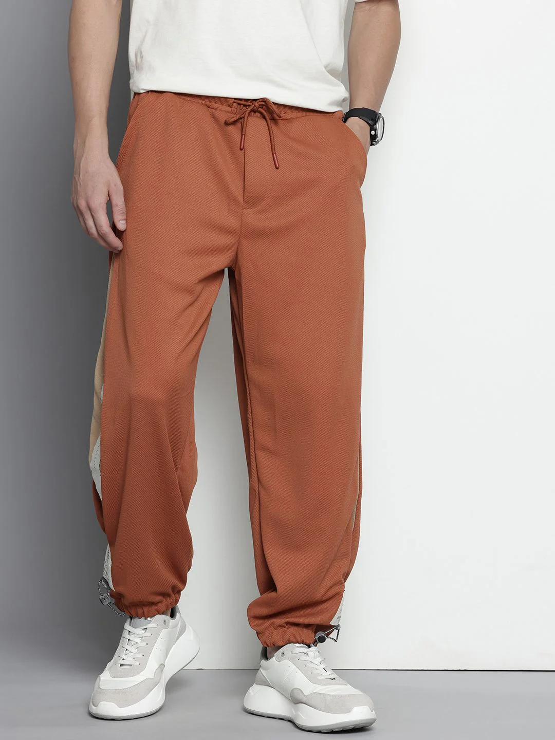 Men's Nutshell Loose Fit Textured Street Wear Jogger - Image 3