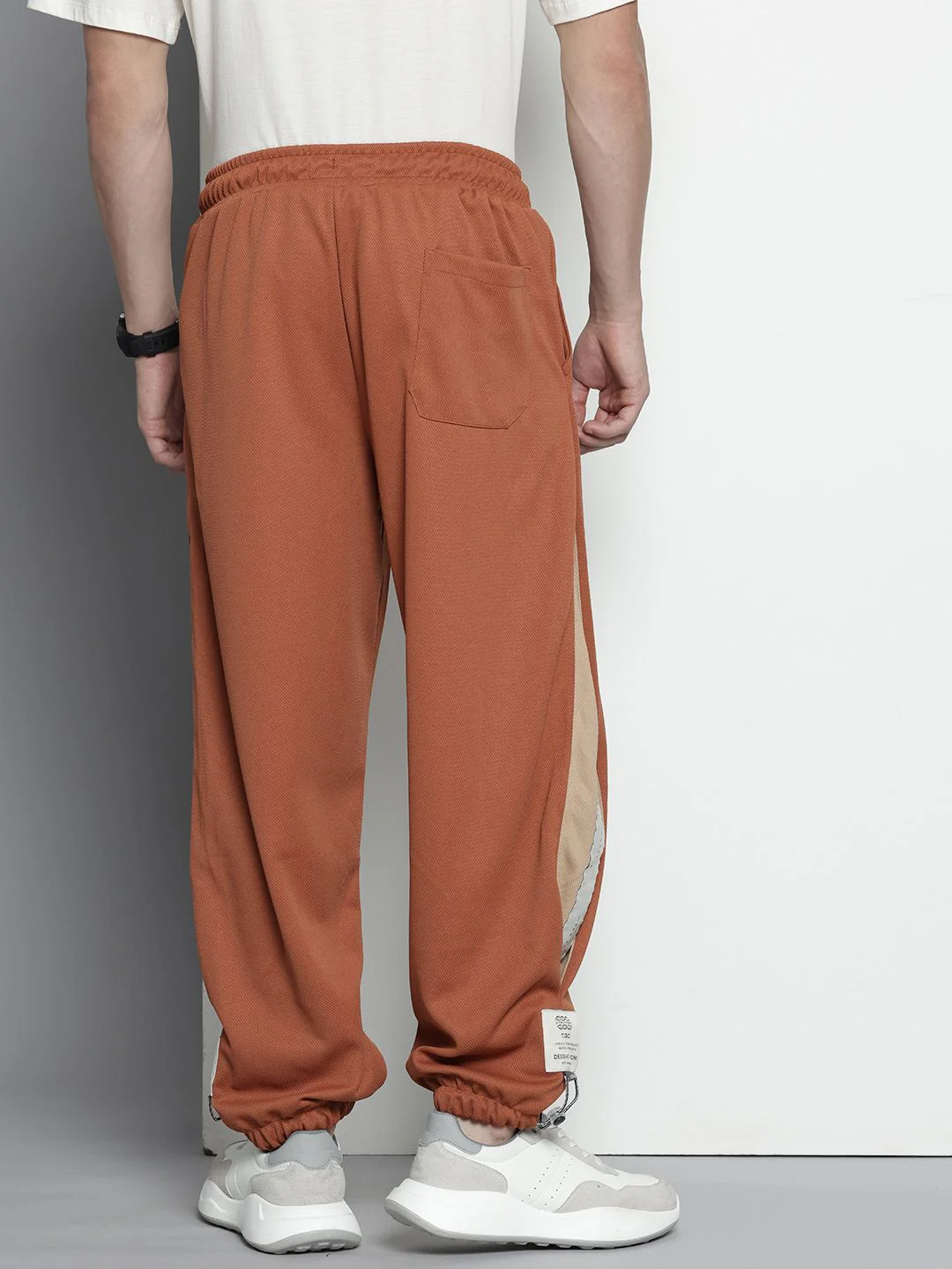 Men's Nutshell Loose Fit Textured Street Wear Jogger - Image 4