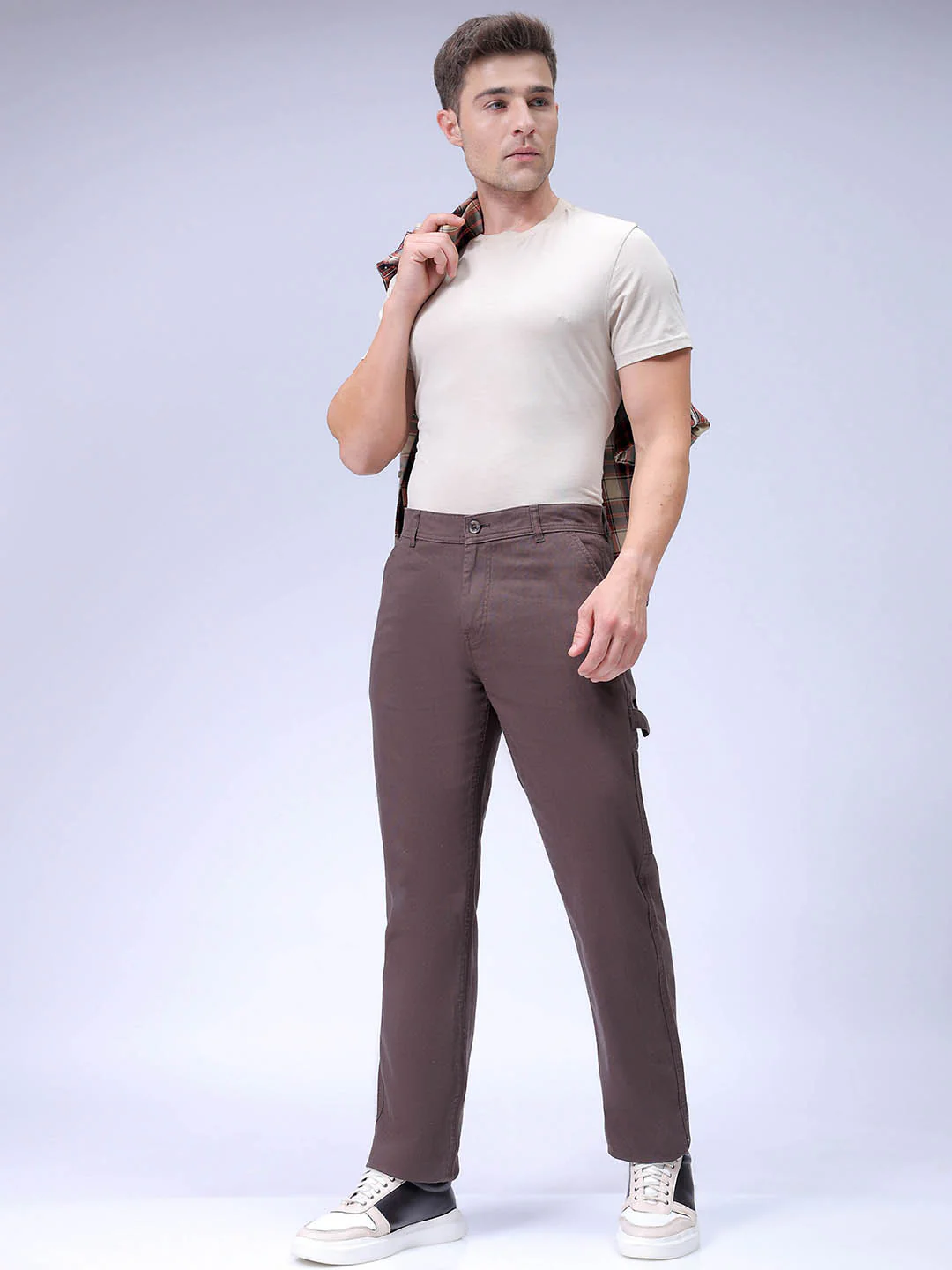 Men's Chocolate Torte Relaxed Fit Solid Casual Trouser - Image 4