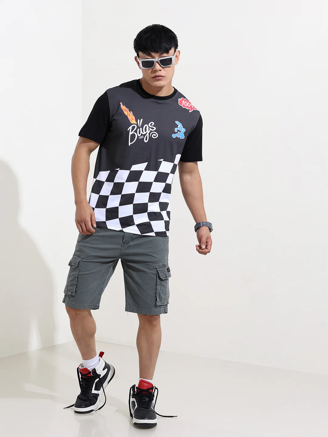 Men's Black Slim Fit Character Bugs Bunny Printed Crew Neck T-Shirt - Image 2