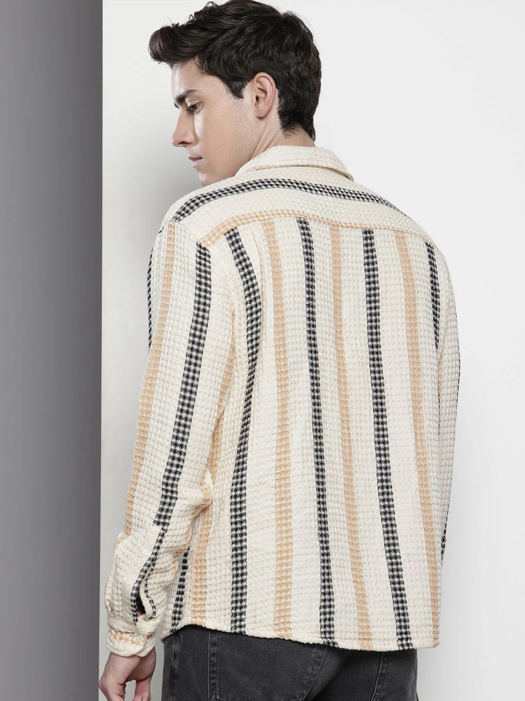 Men's Beige Relaxed Fit Textured Casual Shirt - Image 3