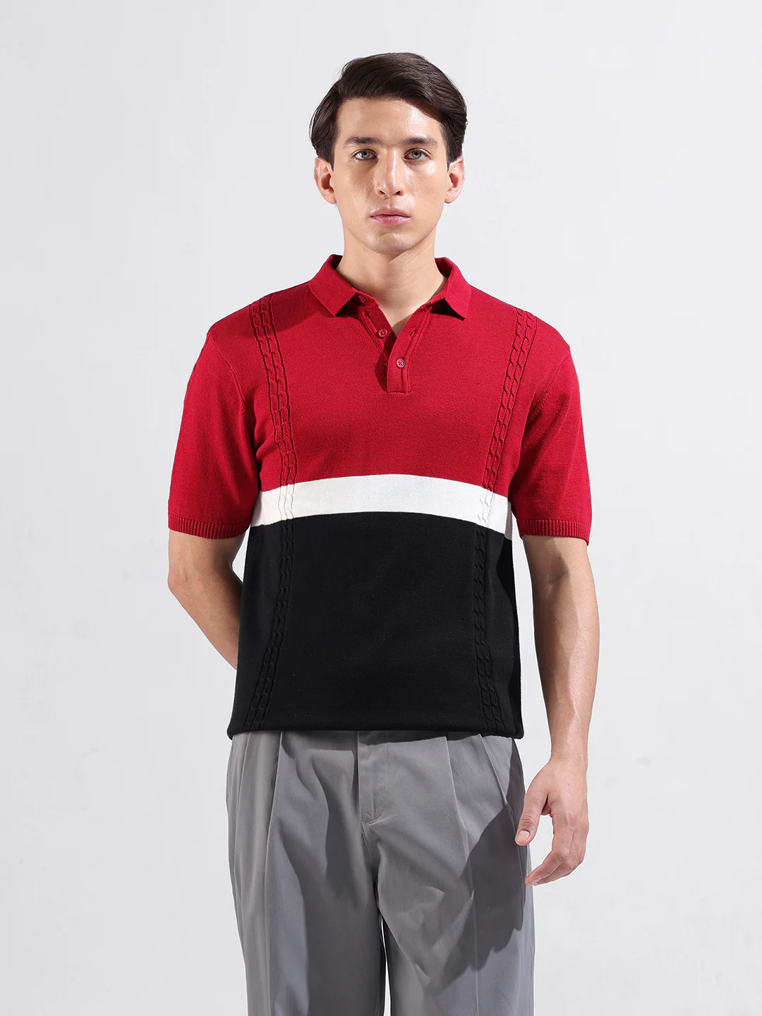 Men's Red Slim Fit Colourblocked Flat Knit T-Shirt - Image 2