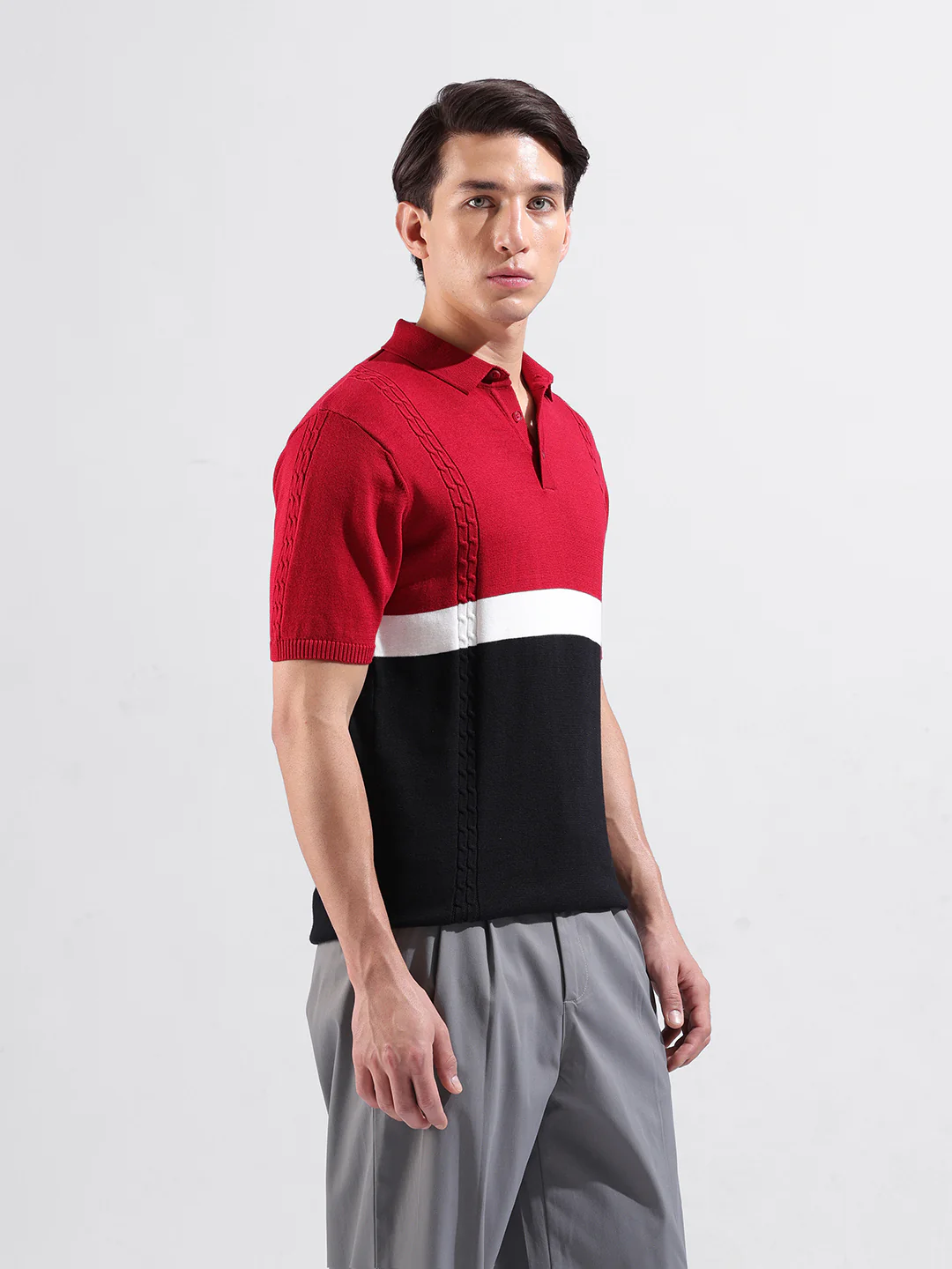 Men's Red Slim Fit Colourblocked Flat Knit T-Shirt - Image 4