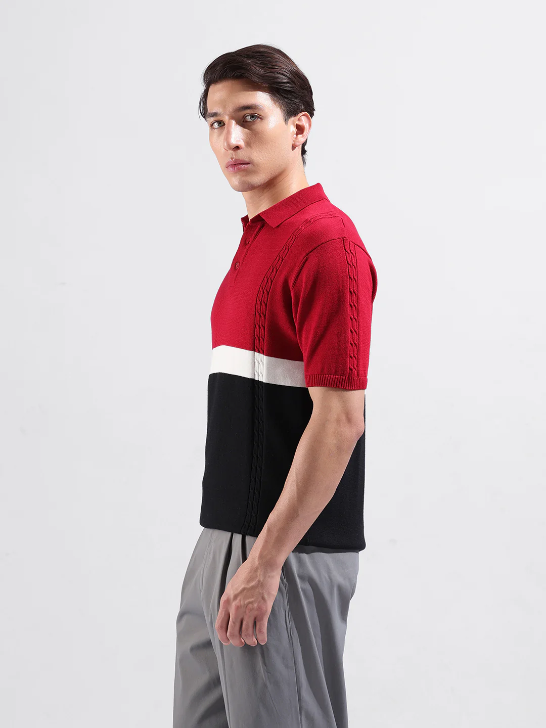 Men's Red Slim Fit Colourblocked Flat Knit T-Shirt - Image 5