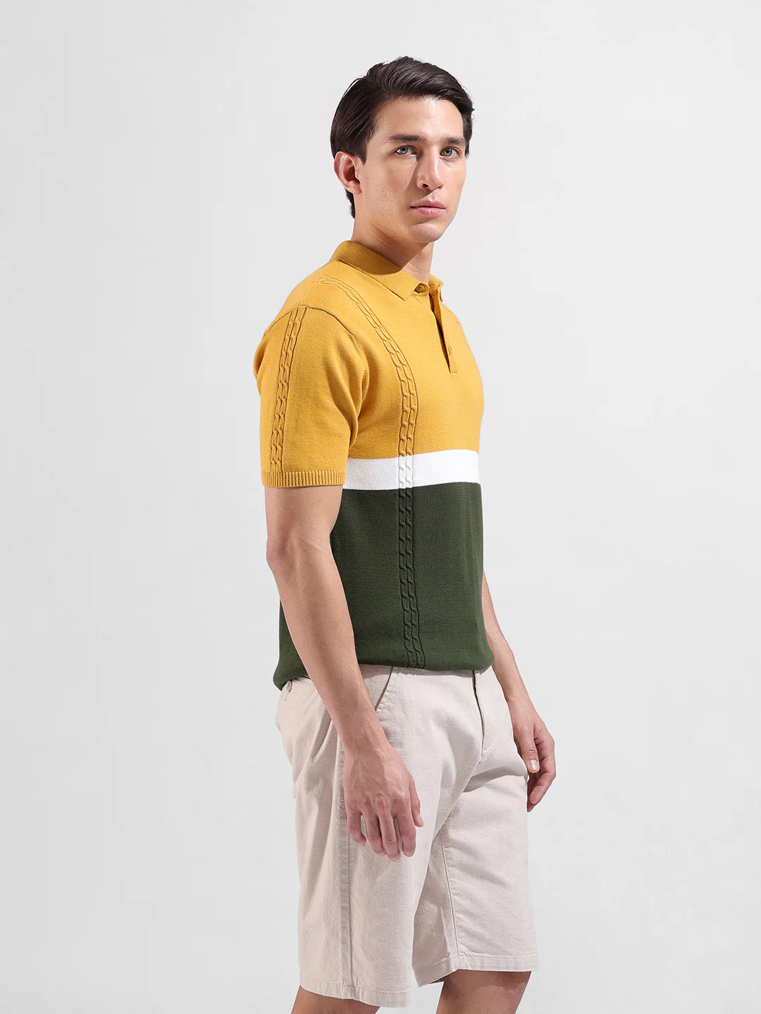 Men's Yellow Slim Fit Colourblocked Flat Knit T-Shirt - Image 4