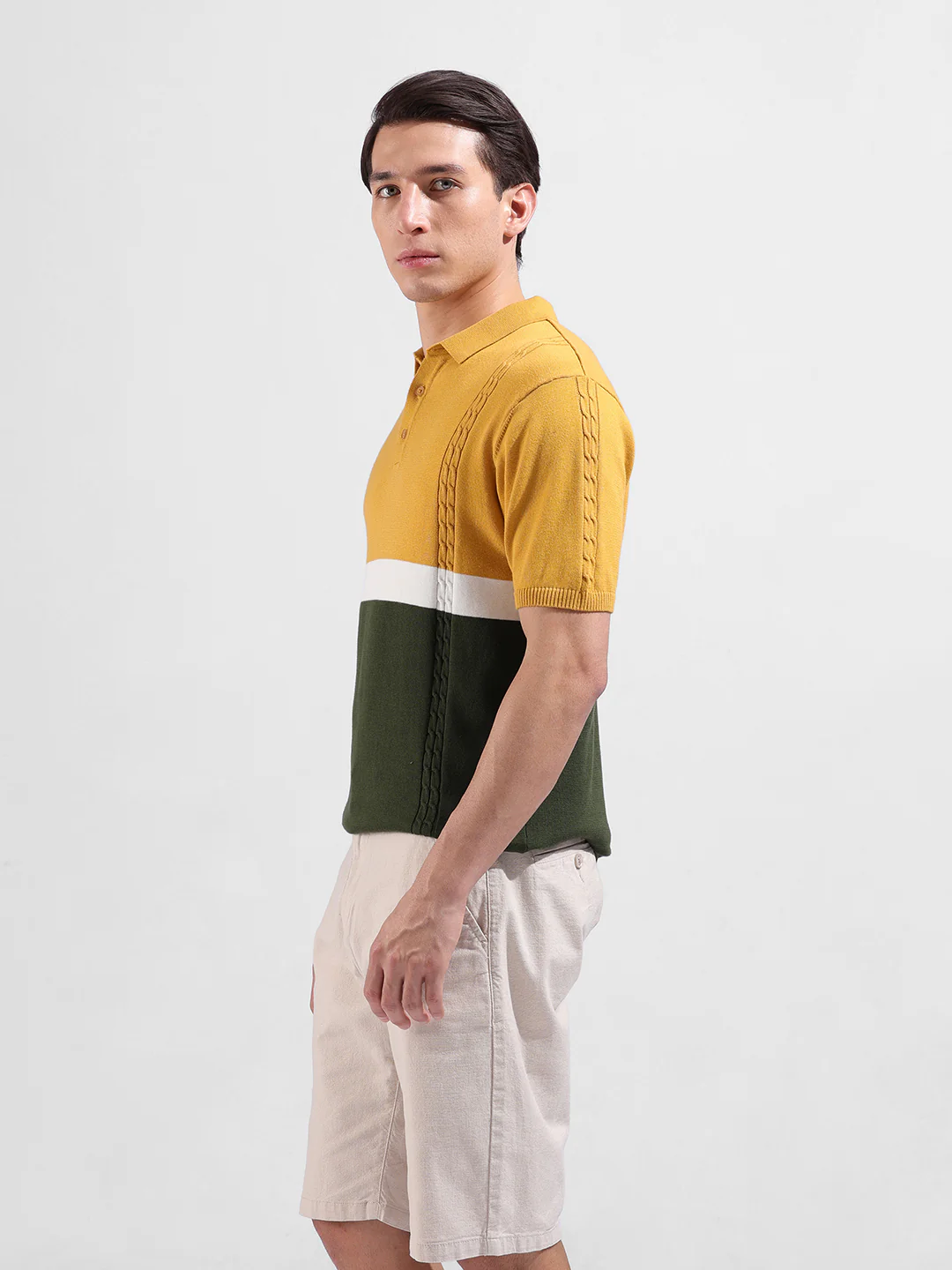 Men's Yellow Slim Fit Colourblocked Flat Knit T-Shirt - Image 5