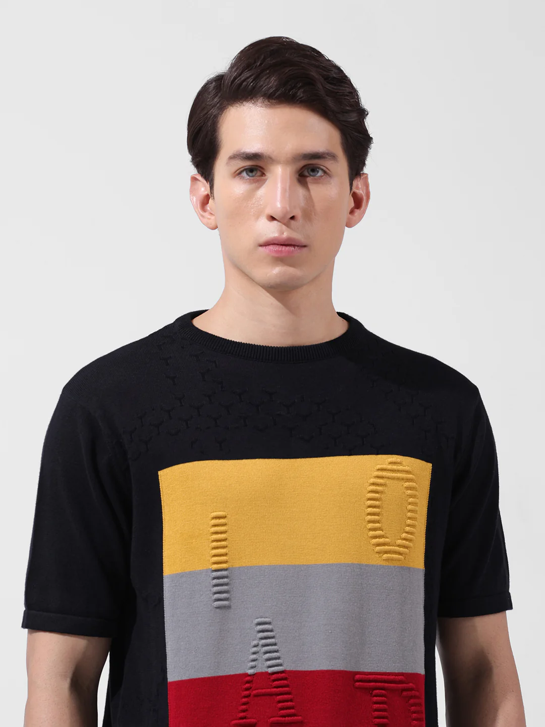 Men's Black Slim Fit Colourblocked Flat Knit T-Shirt - Image 6