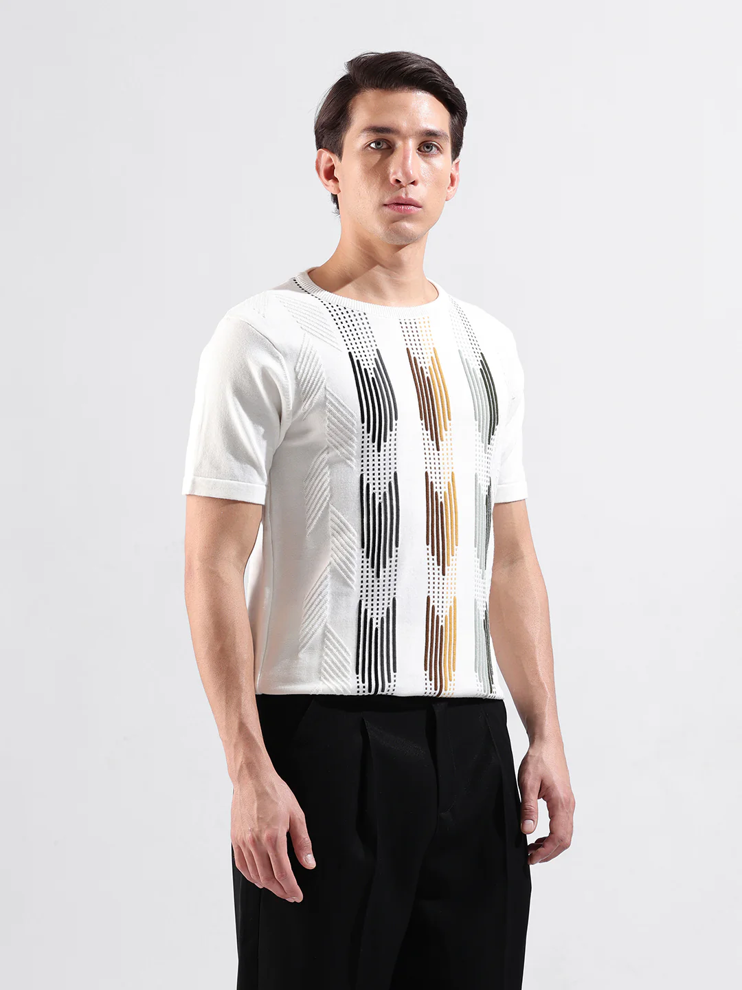Men's Cream Slim Fit Colourblocked Flat Knit Crew Neck T-Shirt - Image 4