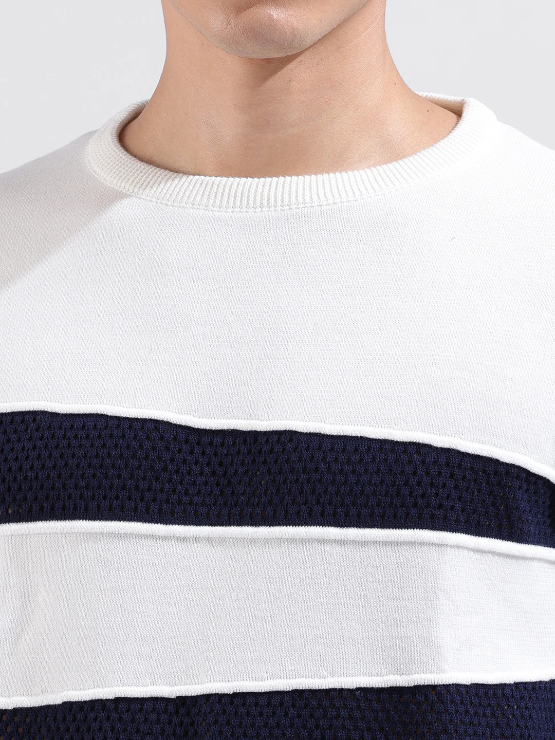 Men's White Slim Fit Colourblocked Flat Knit T-Shirt - Image 3