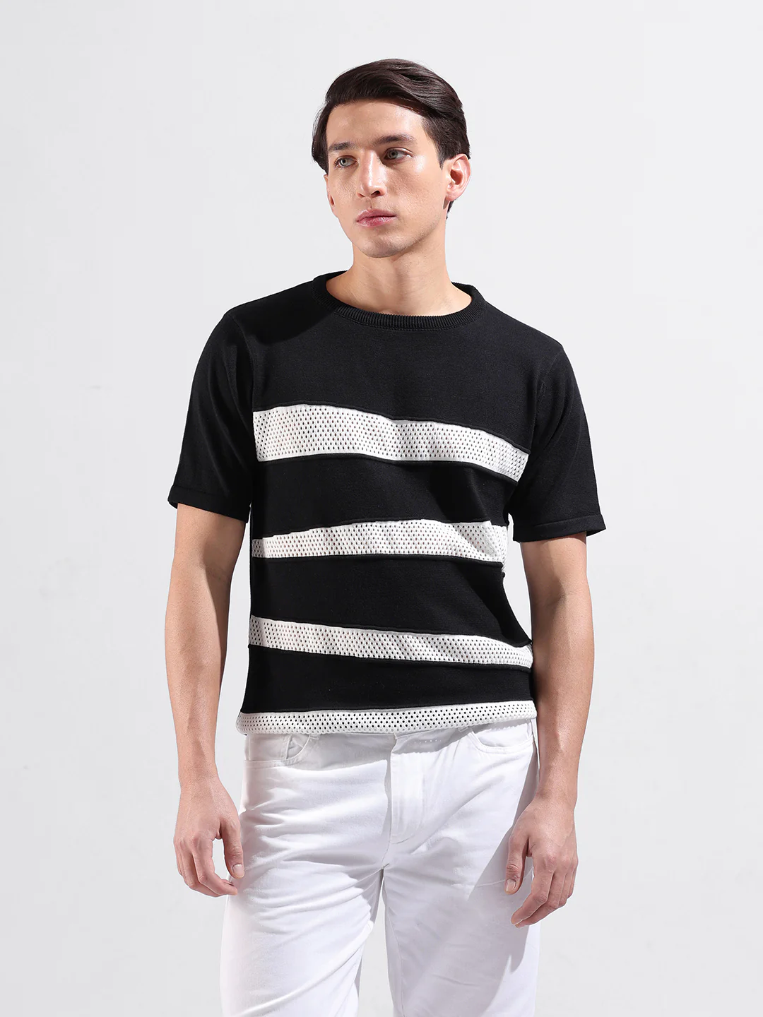 Men's Black Slim Fit Colourblocked Flat Knit Crew Neck T-Shirt - Image 2