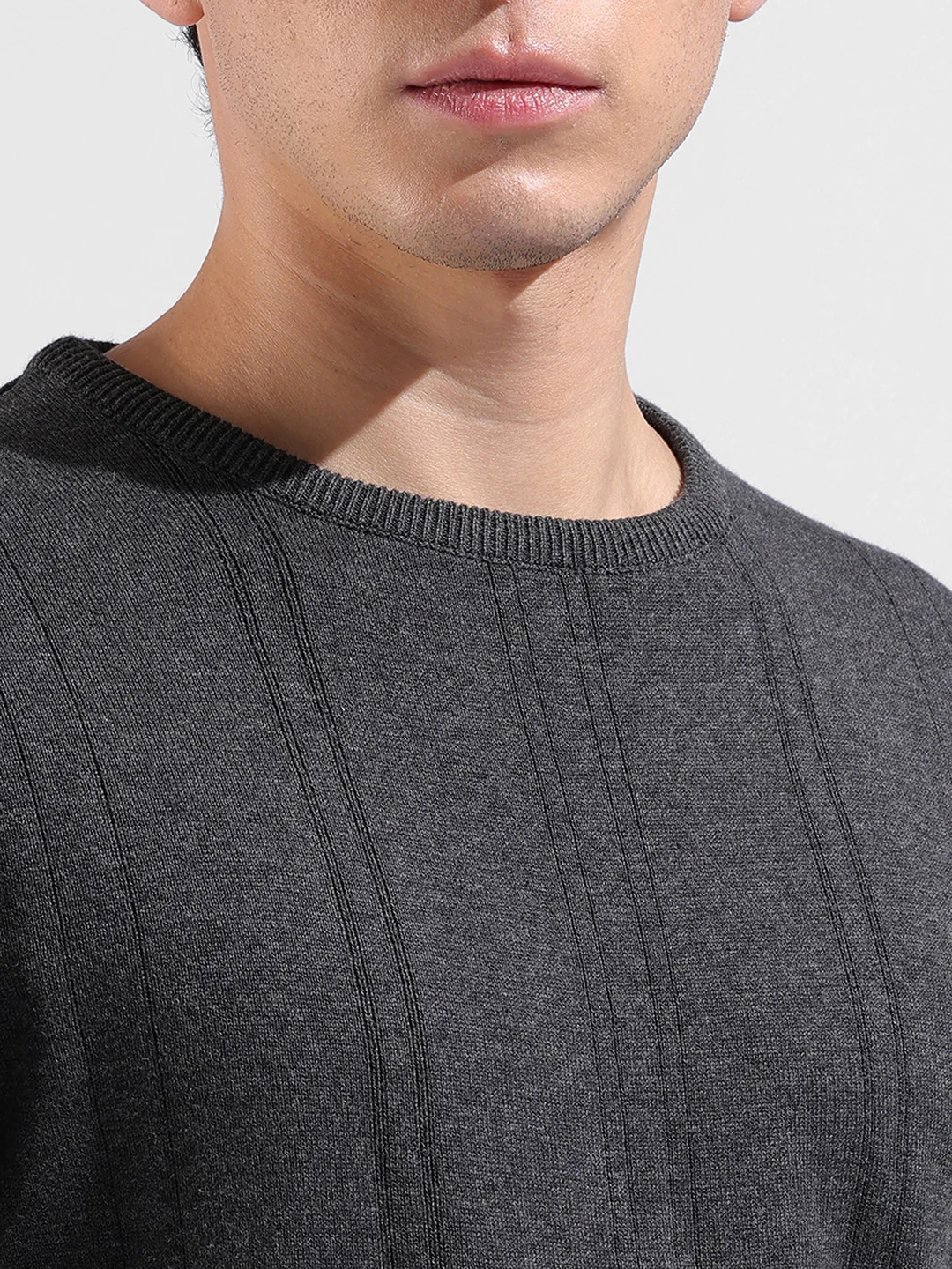 Men's Grey Slim Fit Solid Flat Knit T-Shirt - Image 3