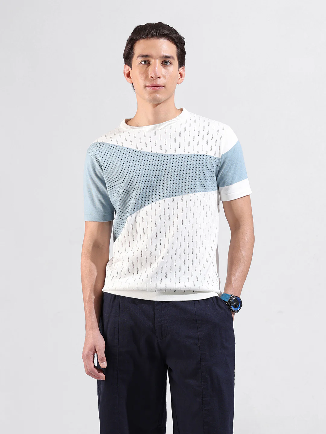 Men's White Slim Fit Colourblocked Flat Knit T-Shirt - Image 2