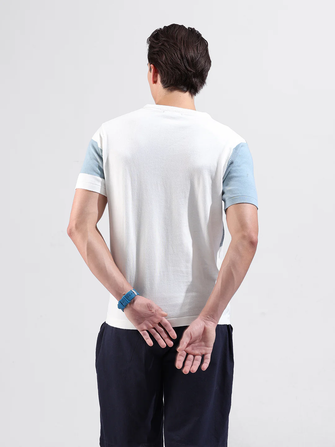 Men's White Slim Fit Colourblocked Flat Knit T-Shirt - Image 7