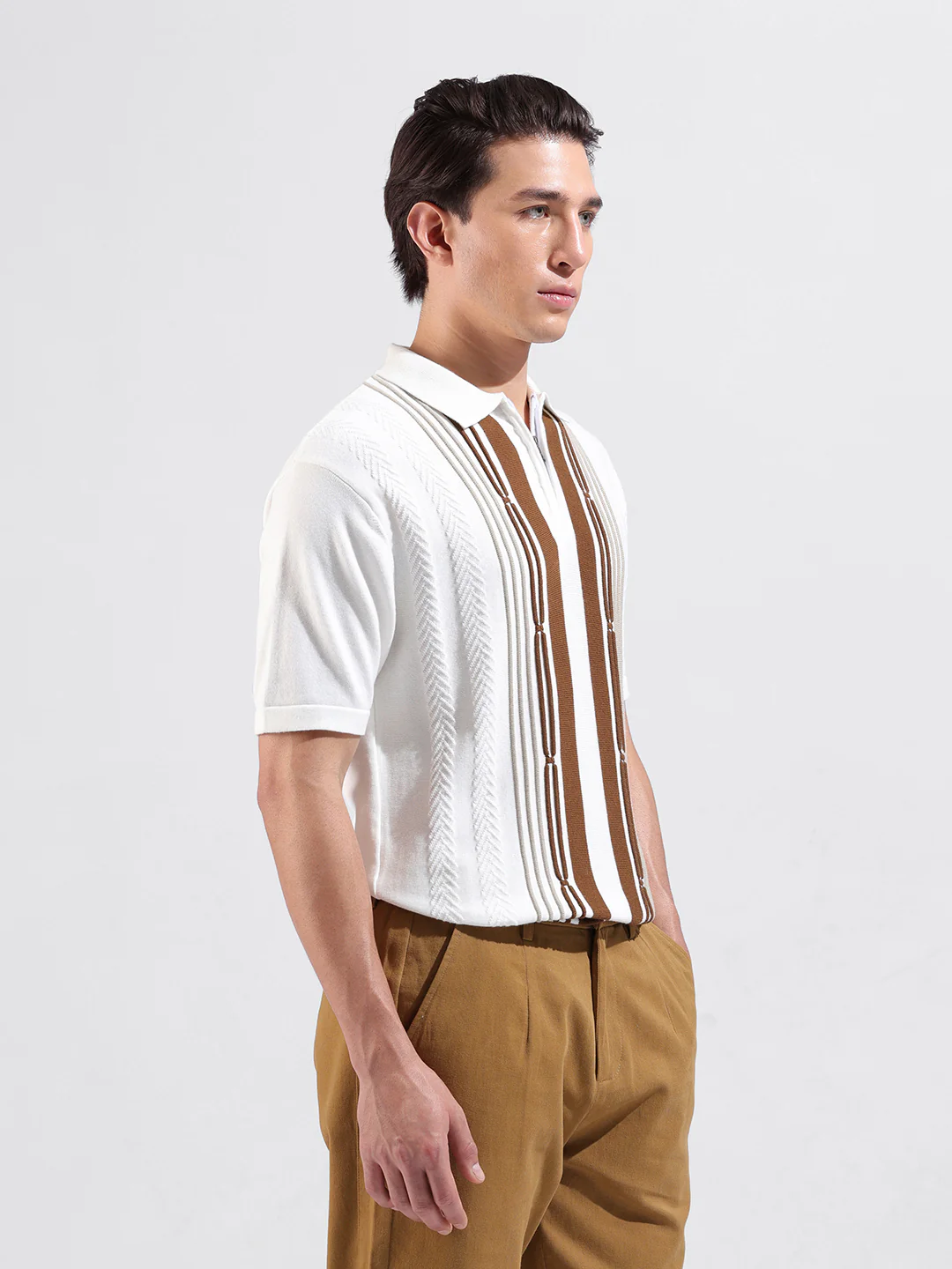 Men's White Slim Fit Colourblocked Flat Knit T-Shirt - Image 4
