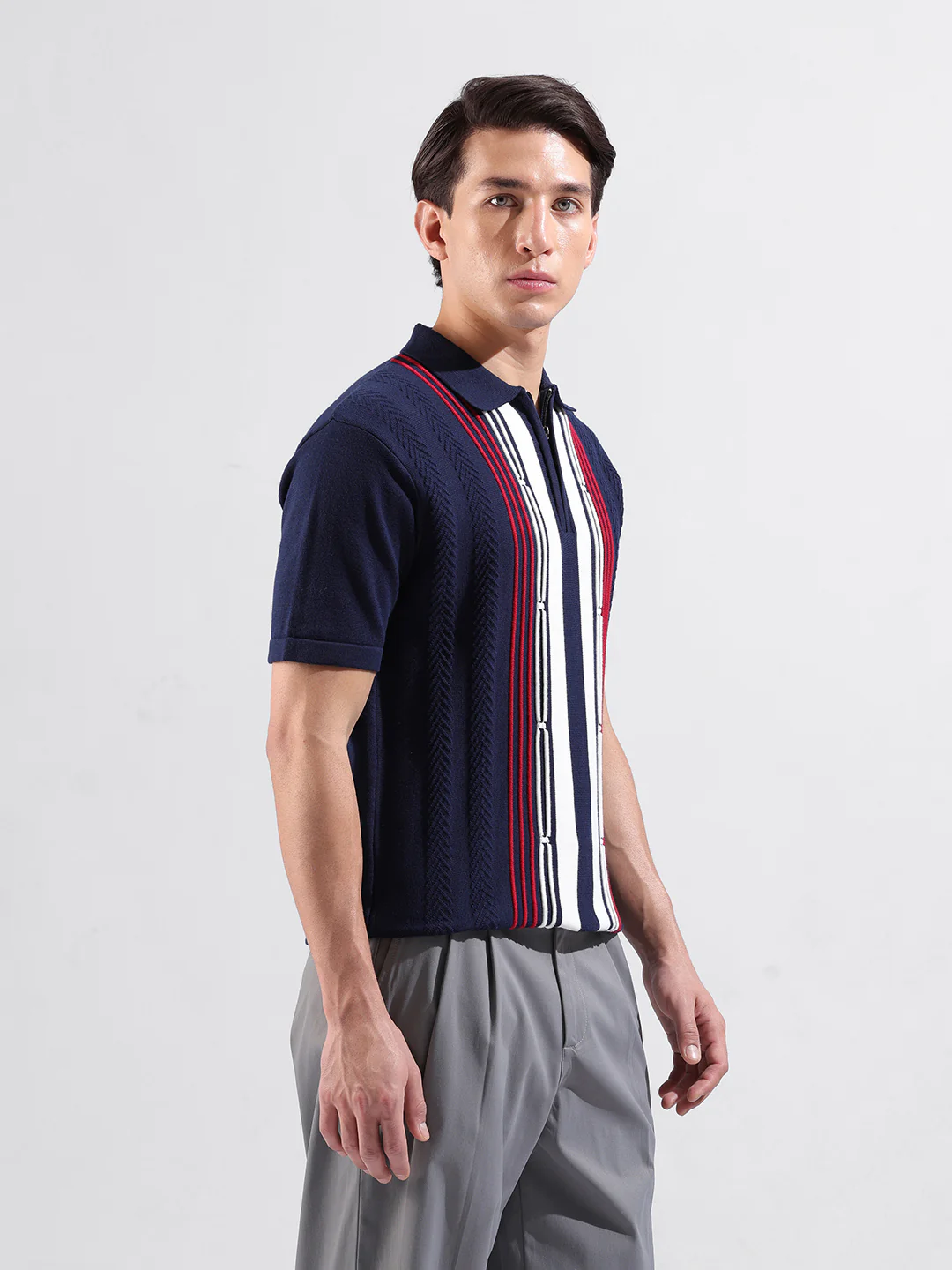 Men's Blue Slim Fit Colourblocked Flat Knit T-Shirt - Image 4