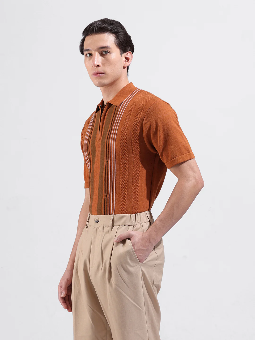 Men's Rust Slim Fit Colourblocked Flat Knit T-Shirt - Image 5