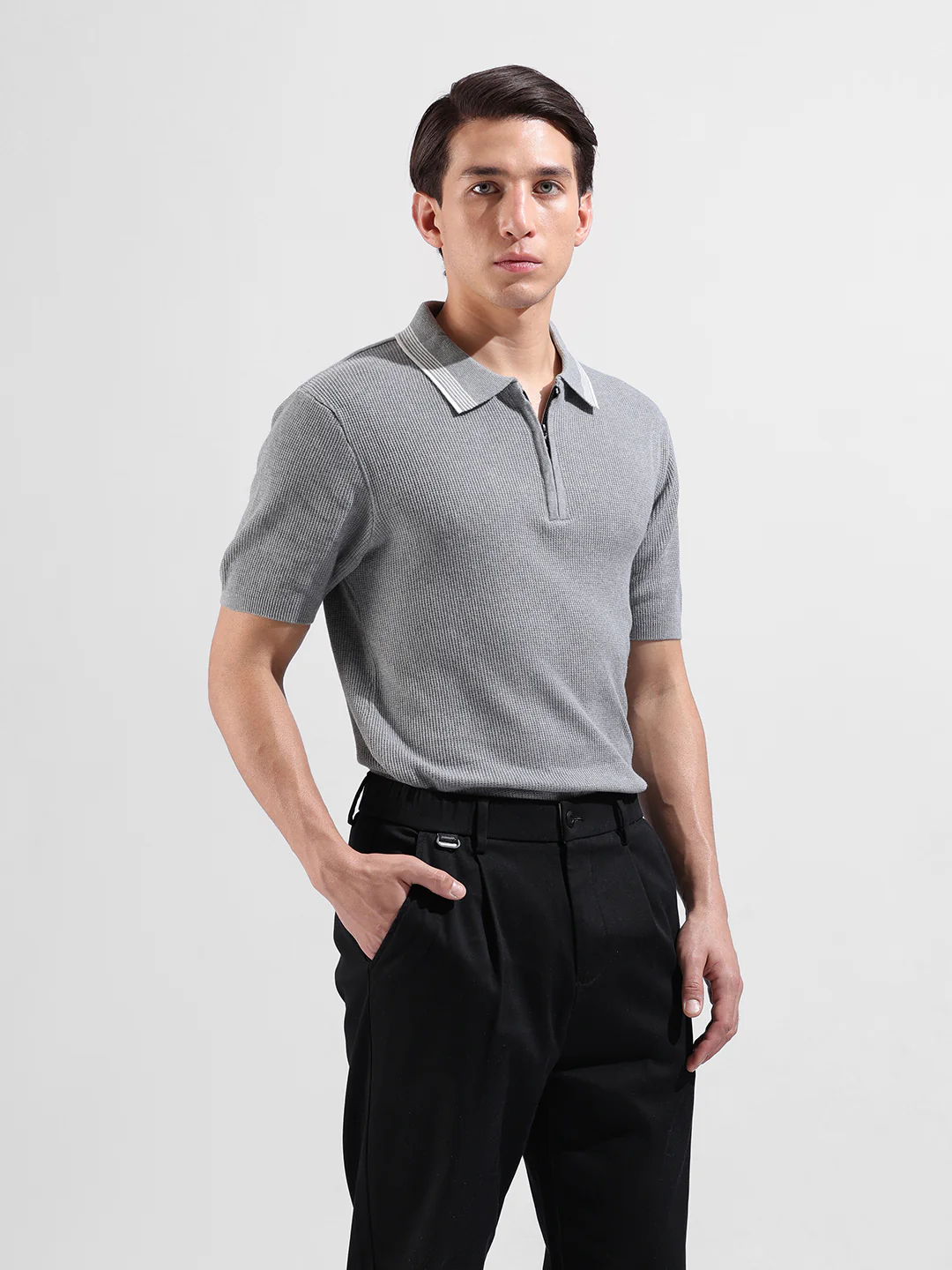 Men's Grey Slim Fit Solid Flat Knit T-Shirt - Image 4
