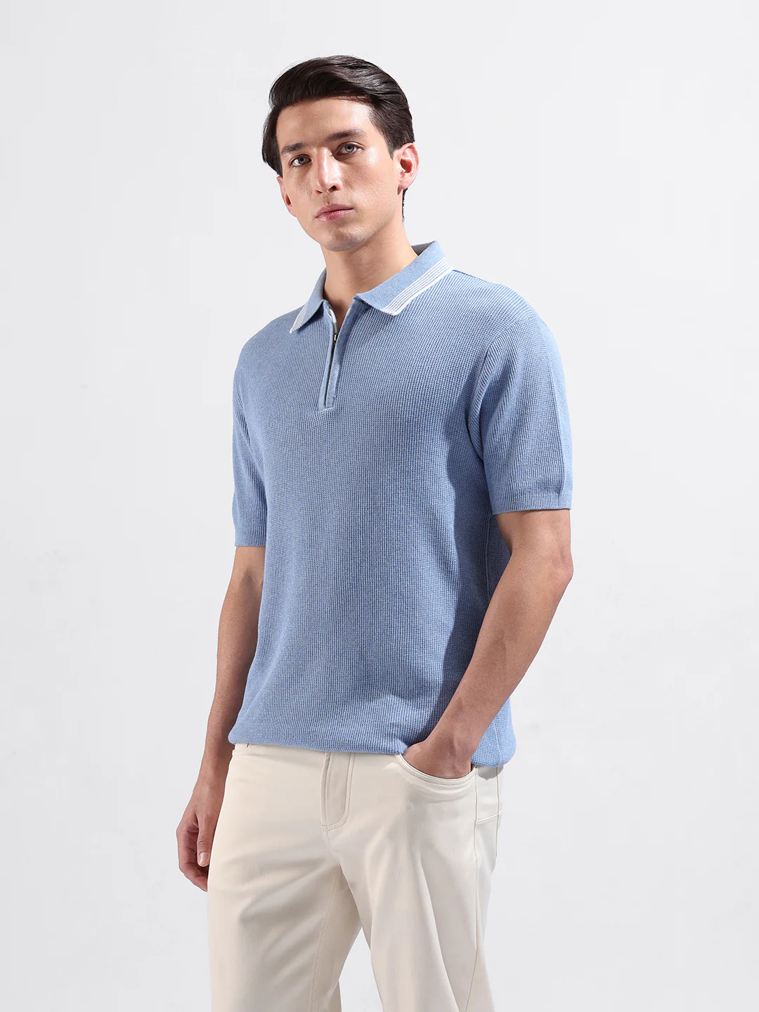 Men's Blue Slim Fit Solid Flat Knit T-Shirt - Image 5