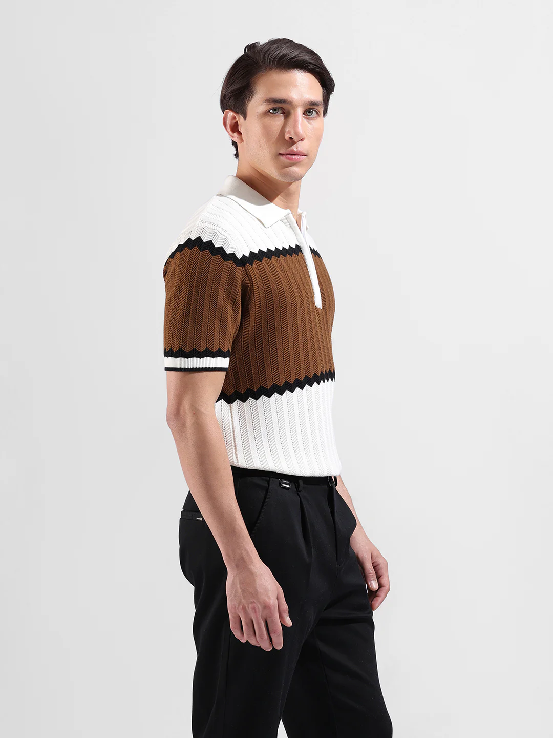 Men's White Slim Fit Colourblocked Flat Knit T-Shirt - Image 4