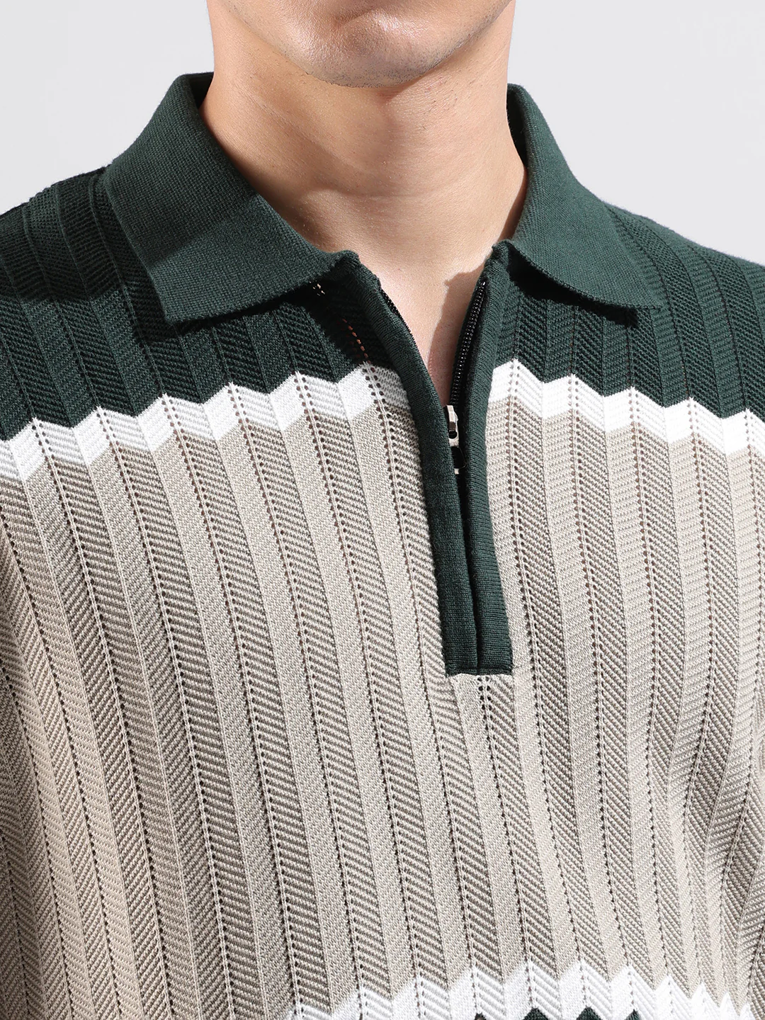 Men's Green Slim Fit Colourblocked Flat Knit T-Shirt - Image 3