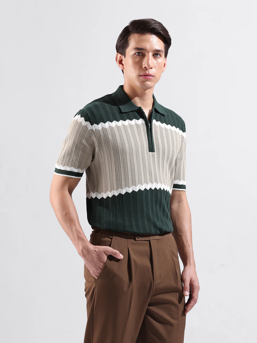 Men's Green Slim Fit Colourblocked Flat Knit T-Shirt - Image 4