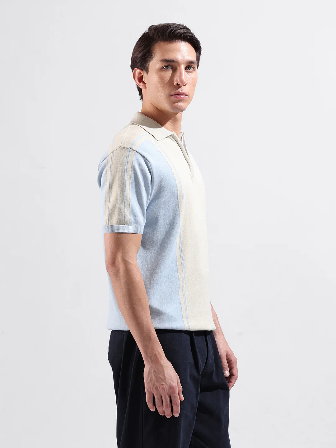 Men's Blue Slim Fit Colourblocked Flat Knit T-Shirt - Image 5