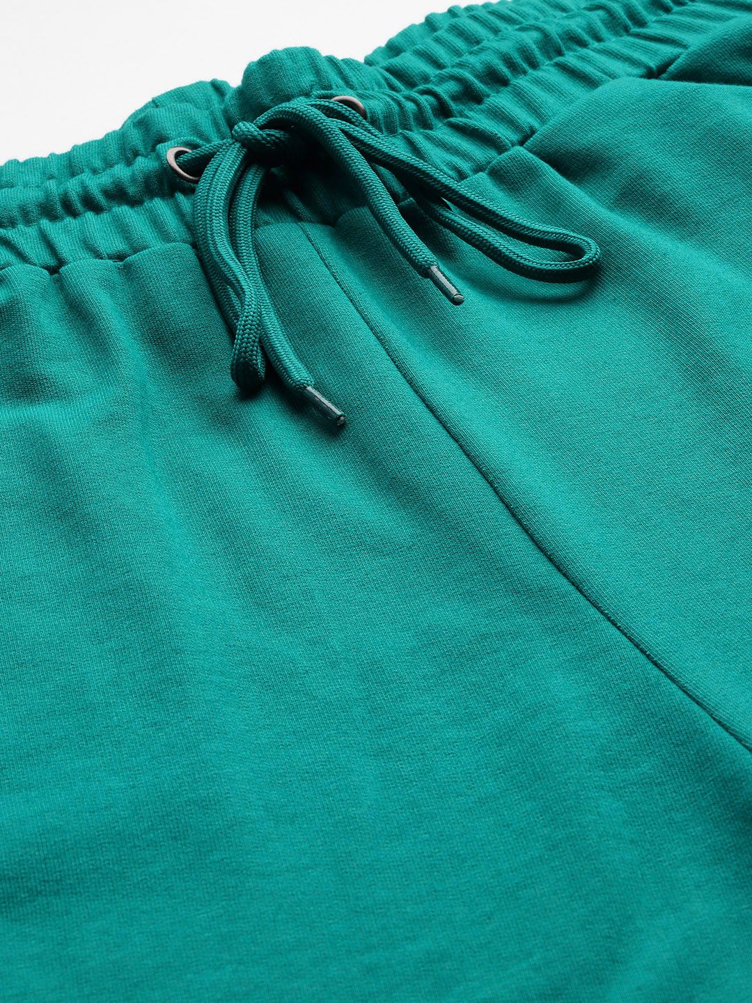 Men's Varsity Print Loose Fit Shorts - Image 4