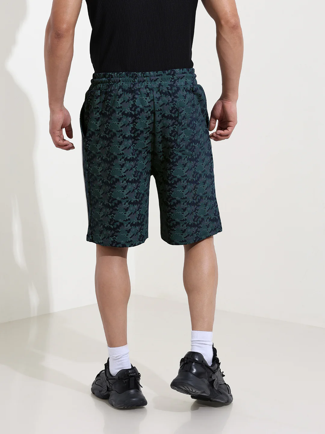 Men's Green Regular Fit Character Batman Printed Shorts - Image 6