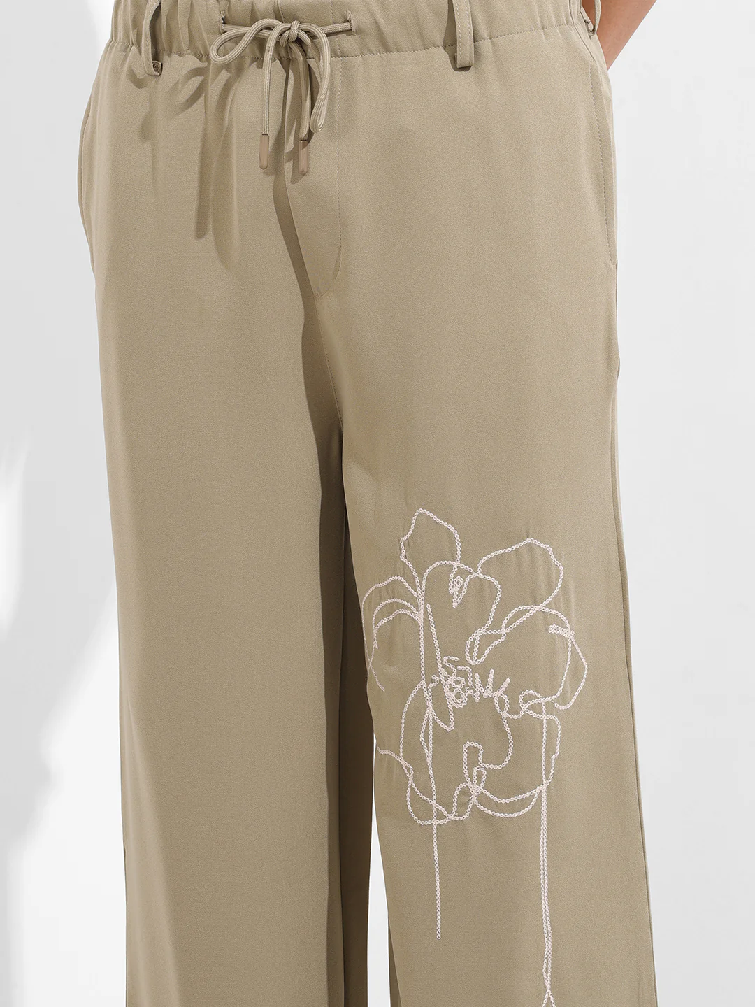 Men's Earthy Green Wide Leg Fit Embroided Retro Wear Jogger - Image 5