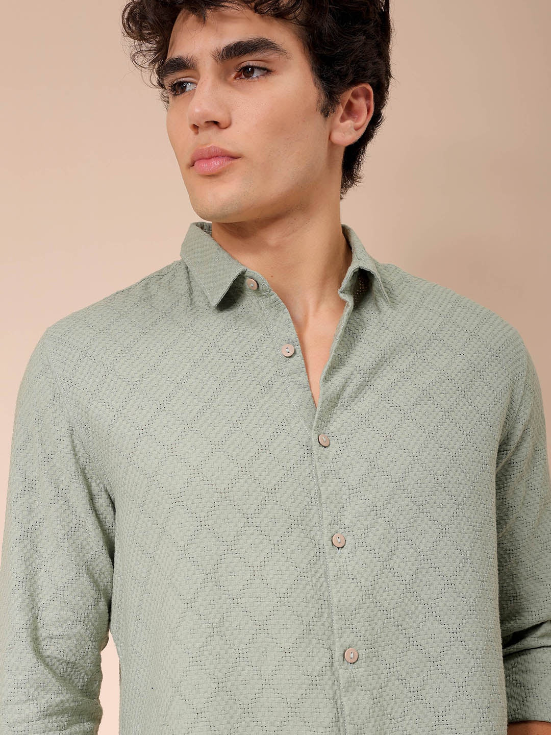 Men's Green Regular Fit Solid Casual Shirt - Image 2