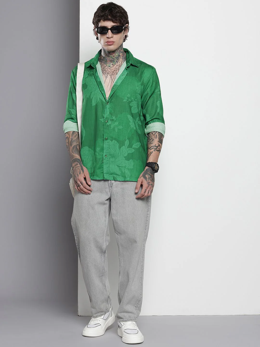 Men's Green Relaxed Fit Floral Print Resort Wear Shirt - Image 3