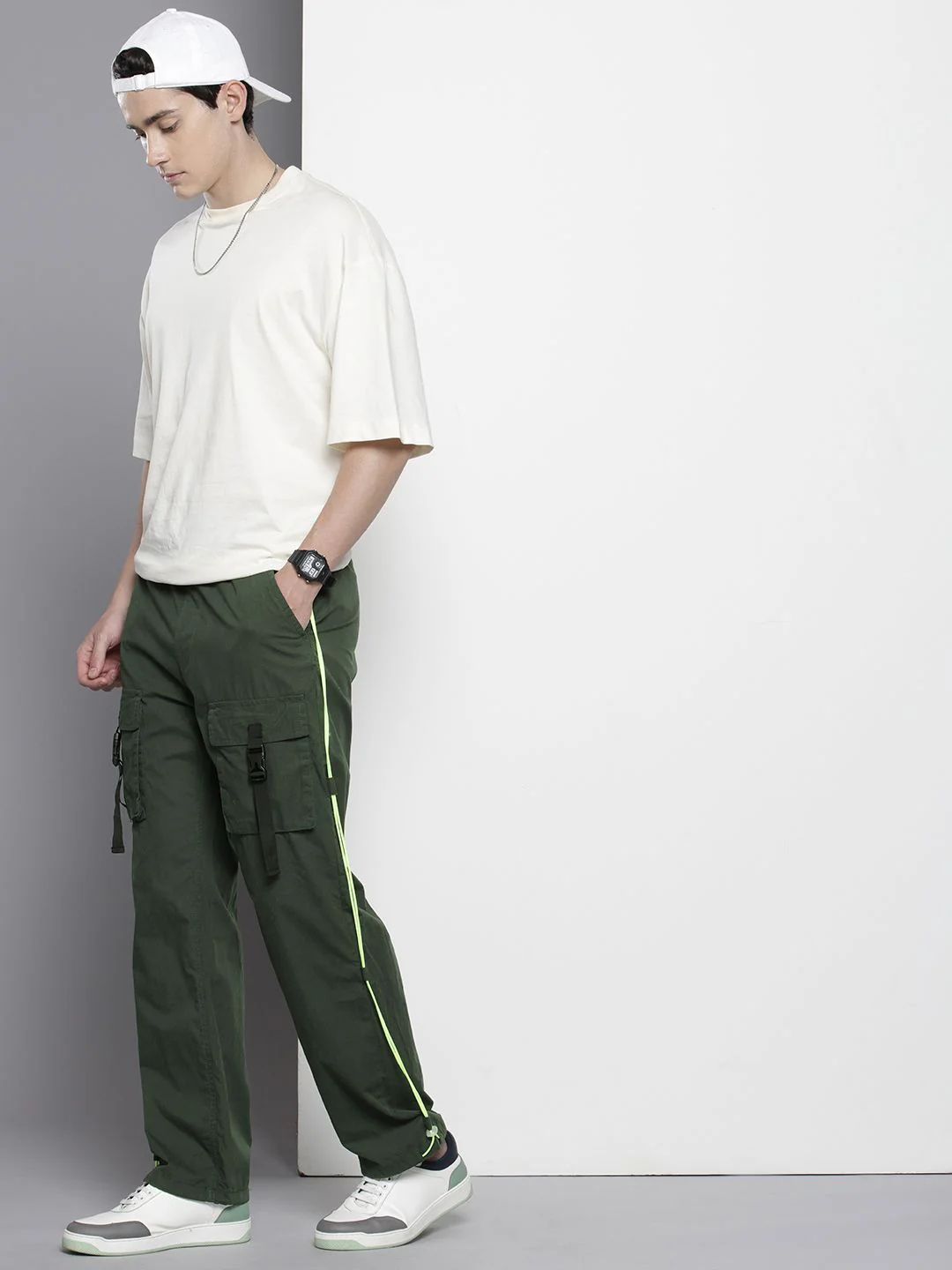 Men's Jungle Green Relaxed Fit Solid Utility Jogger - Image 2