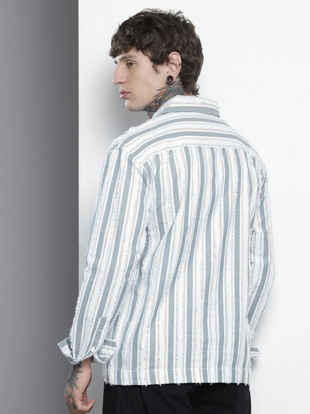 Men's Green Relaxed Fit Striped Resort Wear Shirt - Image 4