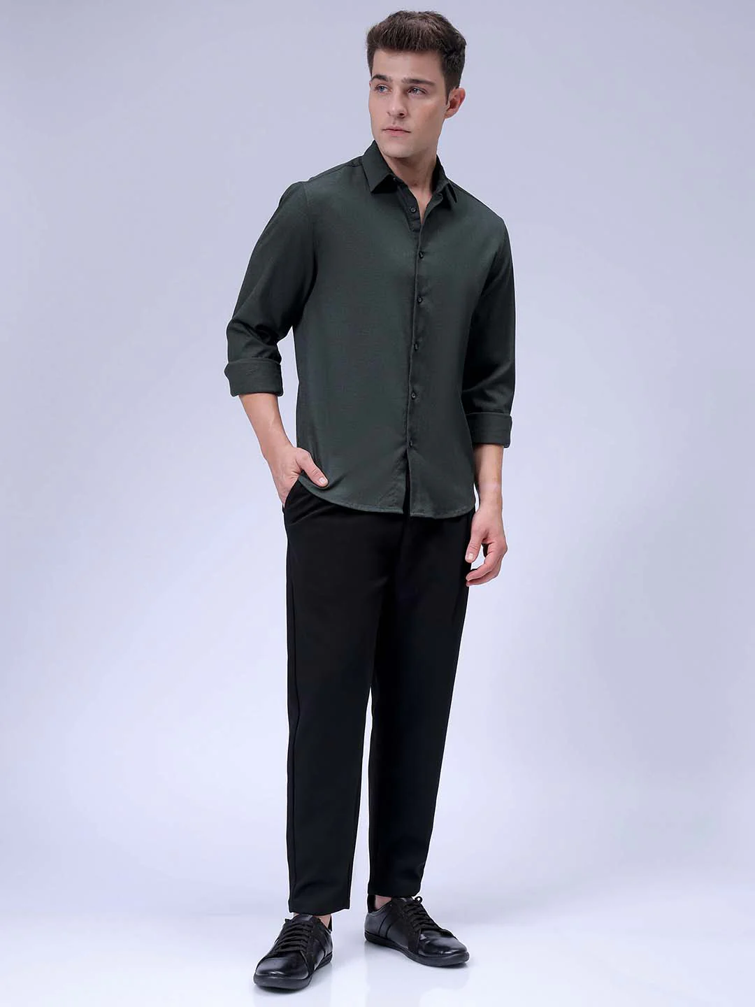 Men's Bottle Green Slim Fit Solid Textured Shirt - Image 2