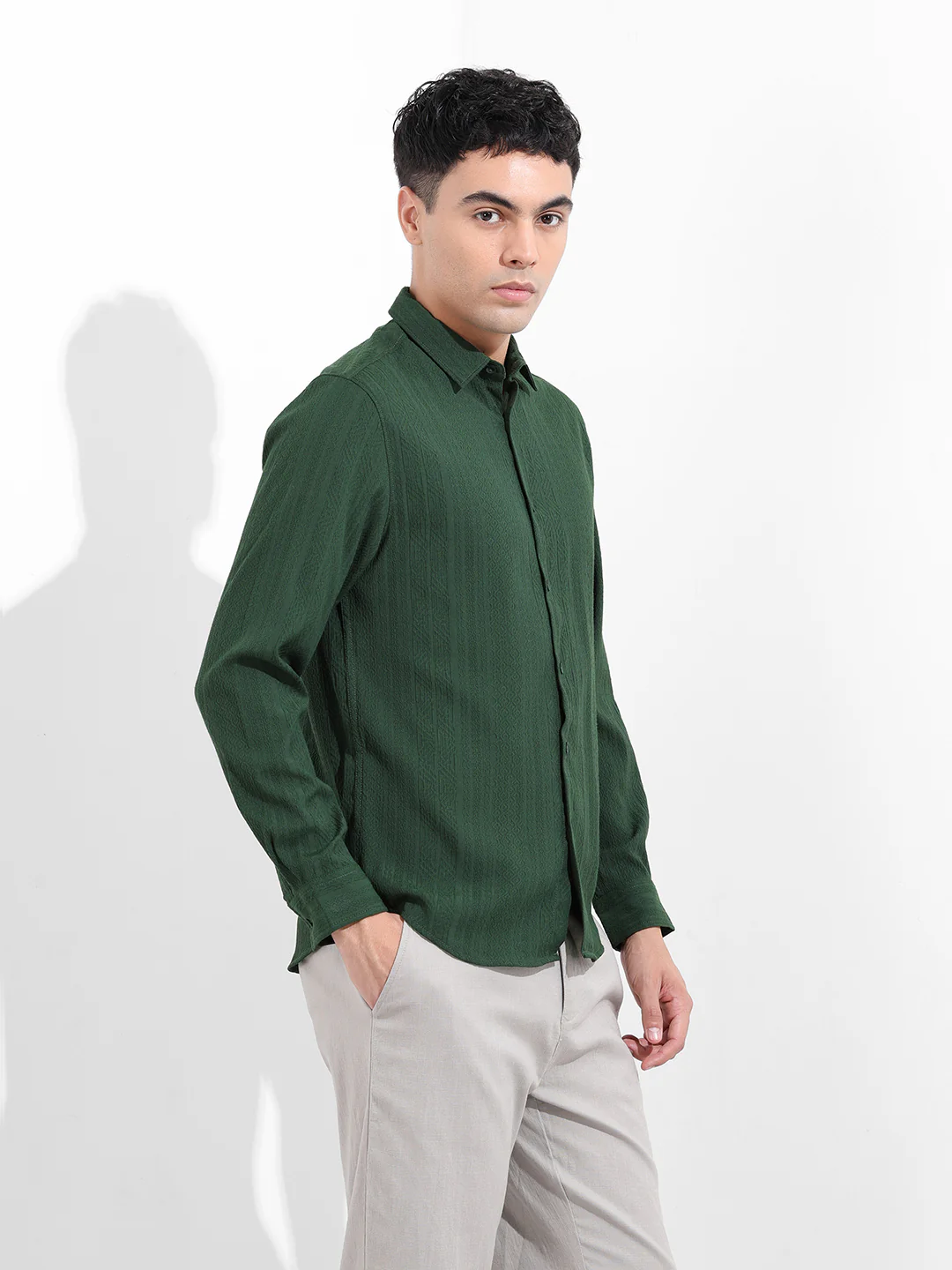 Men's Green Slim Fit Textured Resort Wear Shirt - Image 4