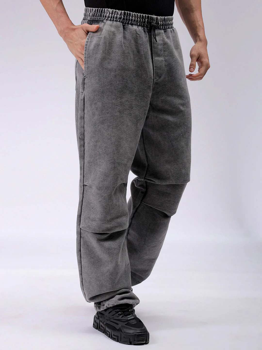 Men's Grey Regular Fit Solid Casual Jeans - Image 3