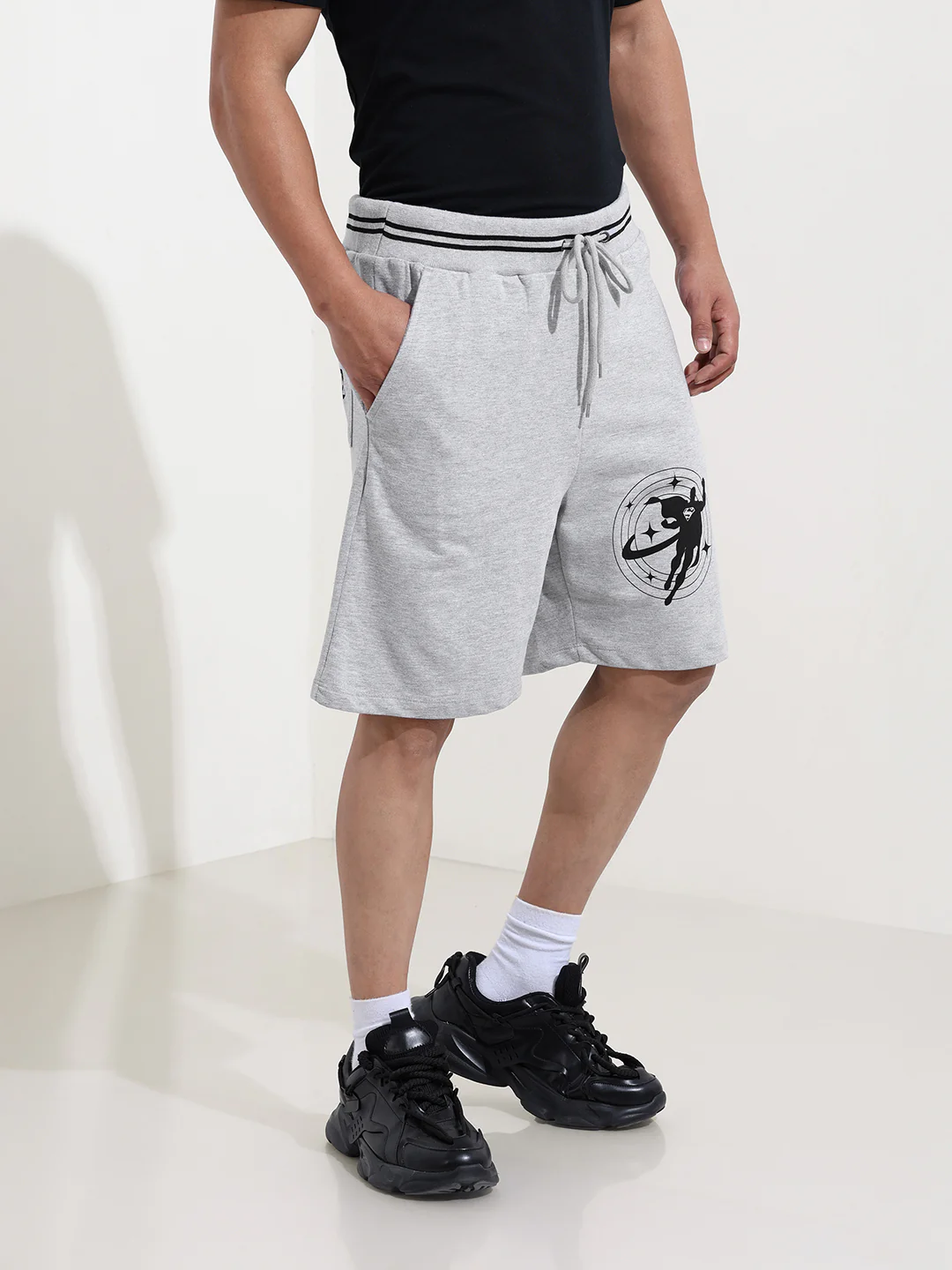 Men's Grey Relaxed Fit Character Superman Printed Shorts - Image 4