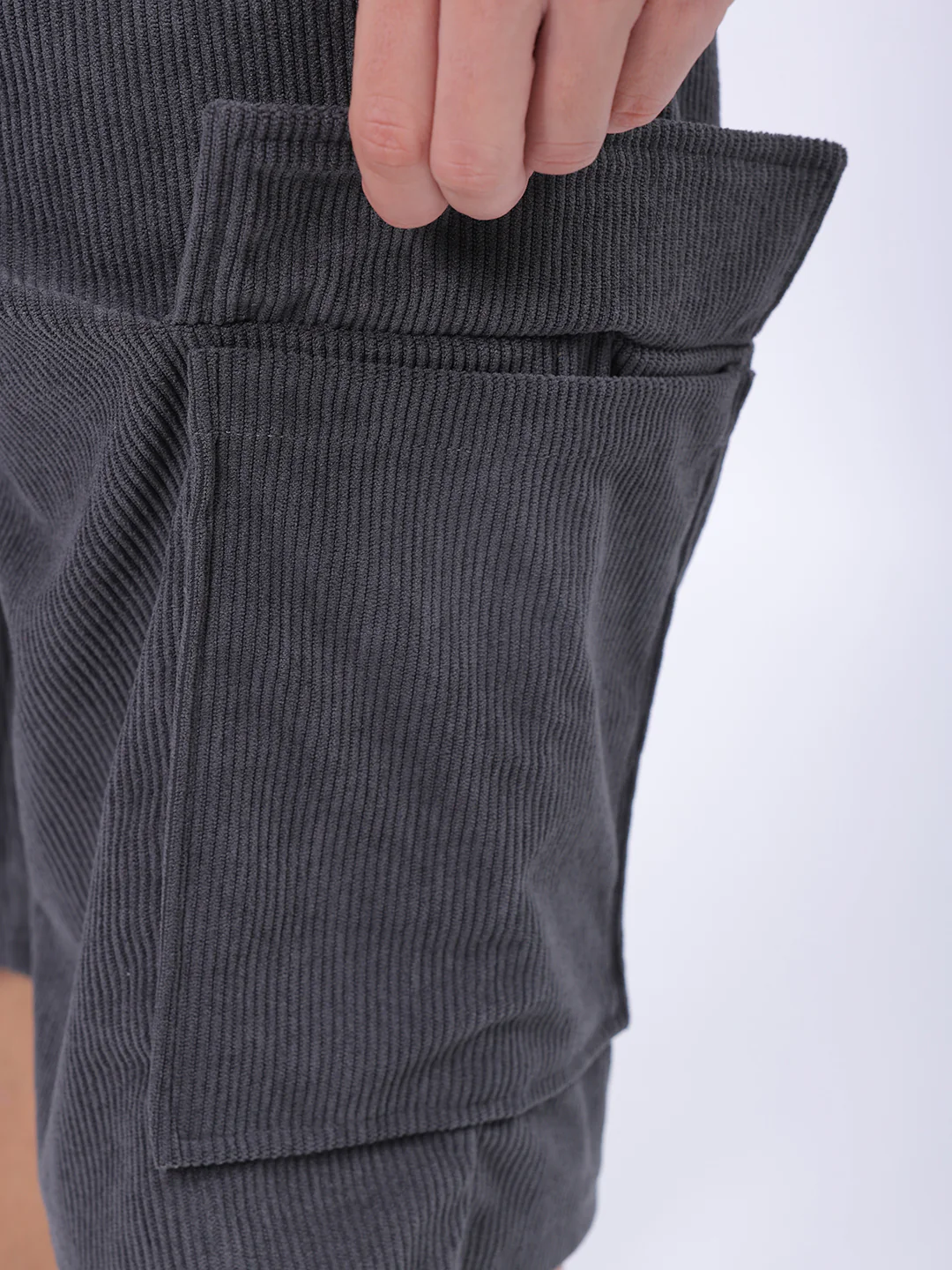 Men's Dark Grey Loose Fit Textured Utility Shorts - Image 7